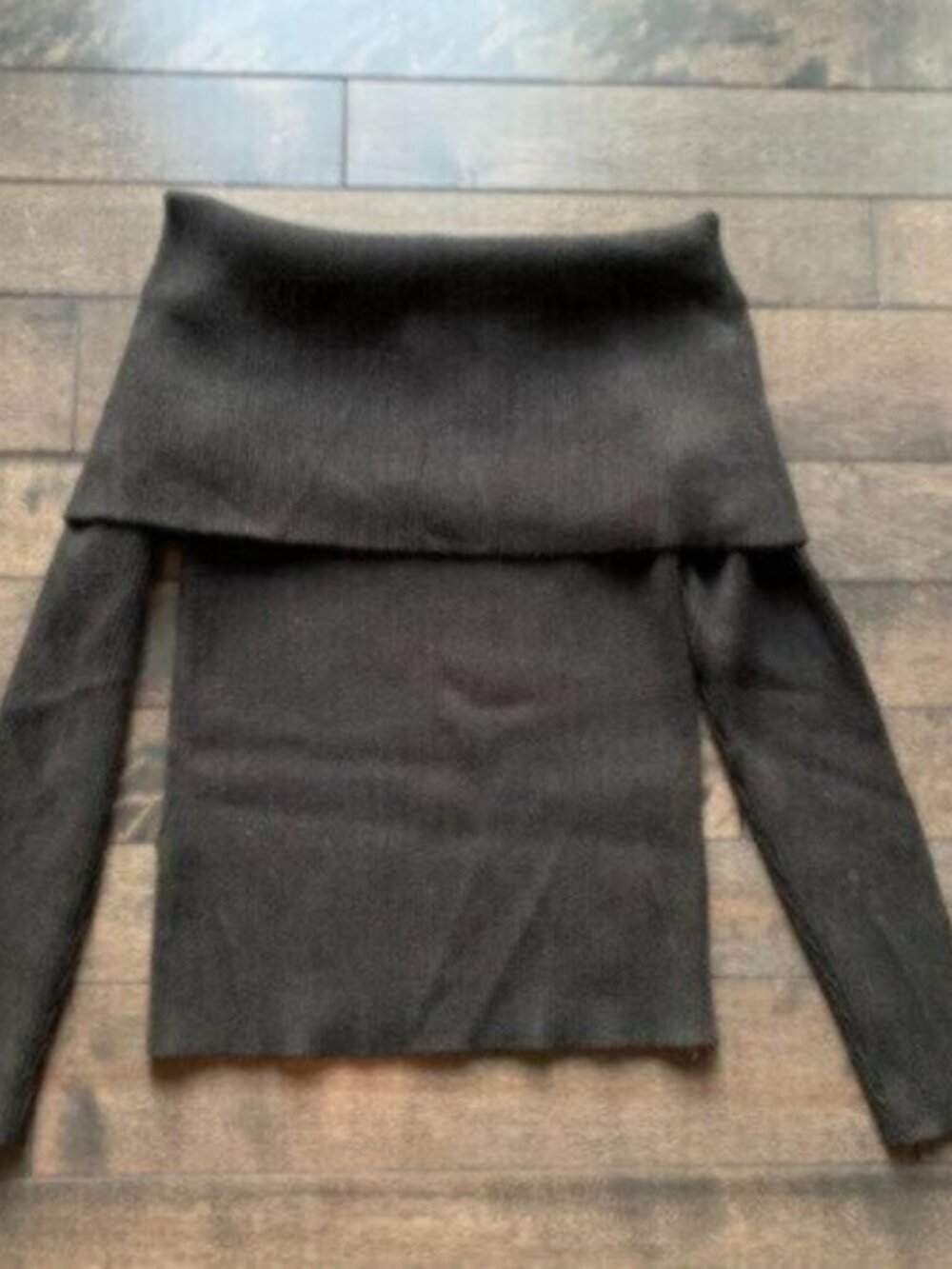 Banana Republic Ribbed Off Shoulder Sweater - Picture 3 of 4
